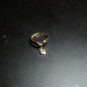 ✨free w/ bundle✨Heart charm ring (size 5)